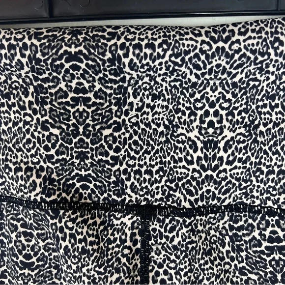 Varley Luna Legging Mini Cheetah Size S Black and White Leopard Print Tights - Picture 7 of 8